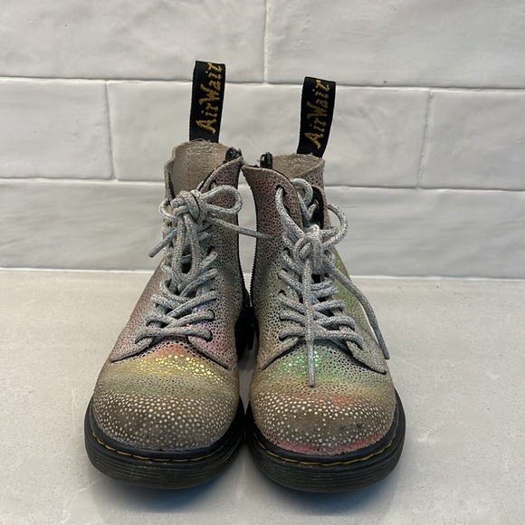 Dr. Marten’s Toddler Pascal rainbow boot - size 8 - Picture 3 of 5